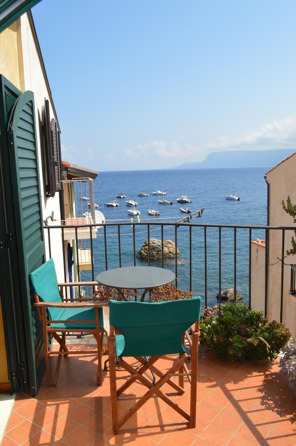 Le Piccole Grotte Bed & Breakfast Scilla Exterior photo
