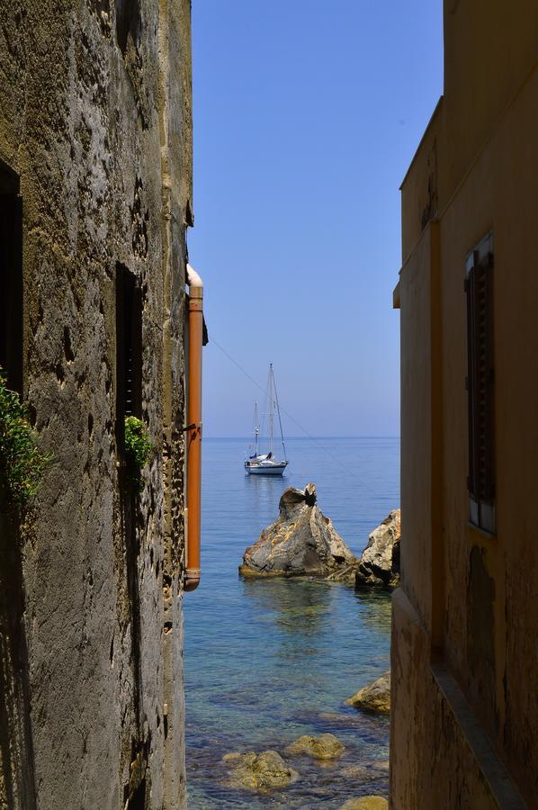 Le Piccole Grotte Bed & Breakfast Scilla Exterior photo
