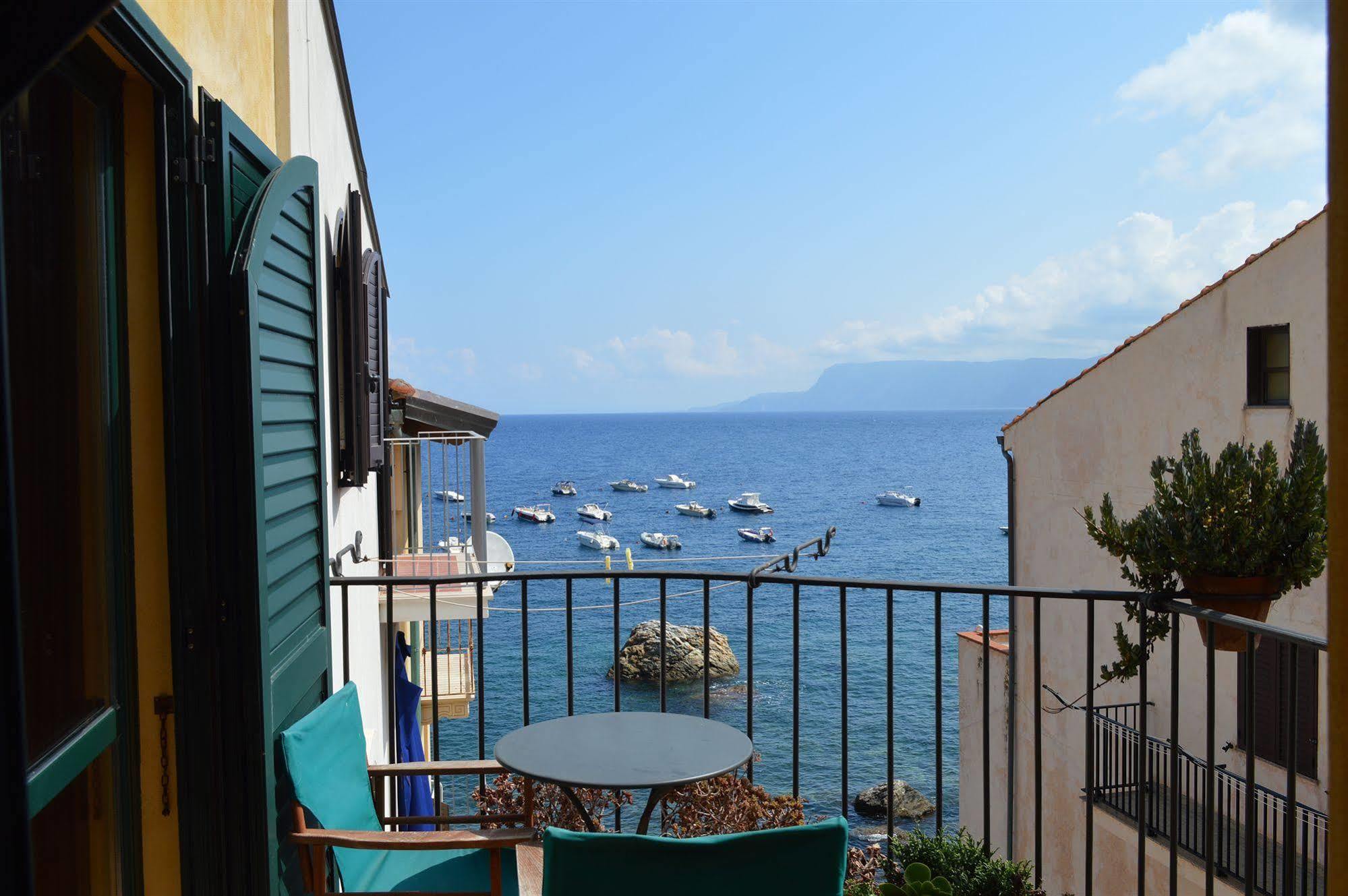 Le Piccole Grotte Bed & Breakfast Scilla Exterior photo