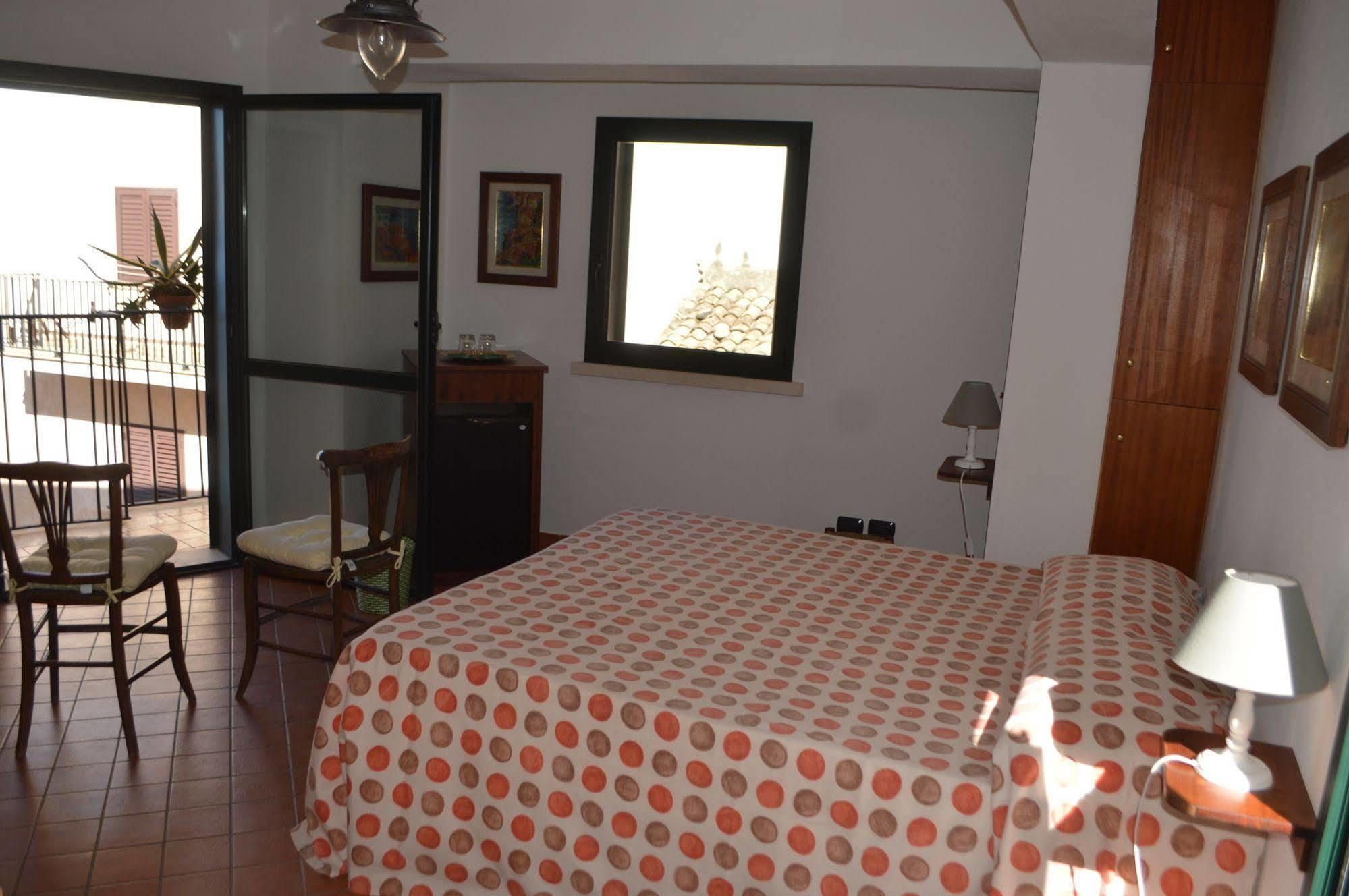 Le Piccole Grotte Bed & Breakfast Scilla Exterior photo