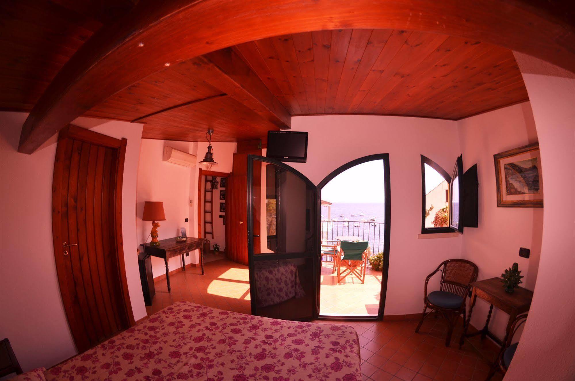 Le Piccole Grotte Bed & Breakfast Scilla Exterior photo